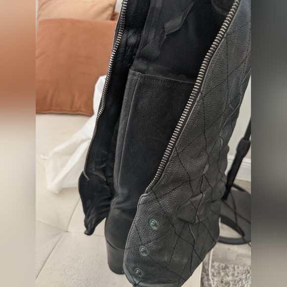 Rare! Chanel Quilted CC Over The Knee Black Leather Boots Size 10.5 US Women - Picture 5 of 16